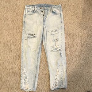 American eagle light wash boyfriend jeans